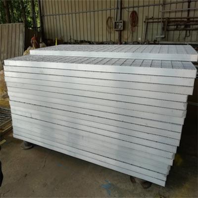 China Swage Locked T6063 Aluminum Bar Grating Garden Safety Walkway For Construction for sale