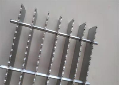 China Walkways Metal T6061 Material Serrated Aluminum Grating Anti Slip Construction for sale