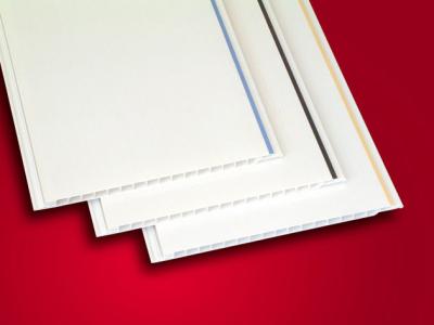 China Weiße Polier-PVC-Deckenverkleidungen mit dekorativer Linie, Raum-PVC-Deckenplattedekoration zu verkaufen