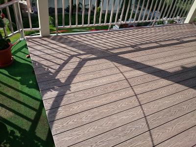 China Los tableros de cubierta compuestos de WPC para el decking del jardín del decking del césped de las escaleras del wpc suben en venta