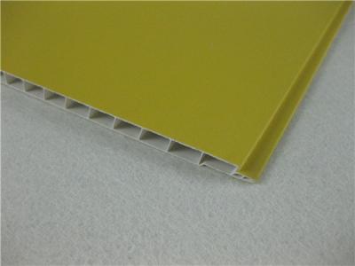 Chine Panneaux de plafond stratifiés par jaune de PVC, panneaux de toit de PVC d'isolation thermique à vendre