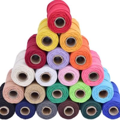 China Especificaciones Khaki Twist 4mm Colorada cuerda de algodón ideal para la decoración DIY en venta