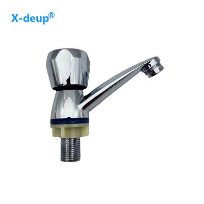 China Mounted Bathroom Tap Faucet  Zinc Alloy Deck Single Hole Single Lever for sale