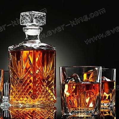 China Botella de vidrio de lujo del whisky de las bebidas espirituosas del OEM 1500g en venta