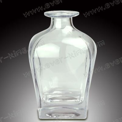 China 750 ml de la vodka de vidrio de pedernal blanco adicional de la botella para las bebidas espirituosas de lujo en venta