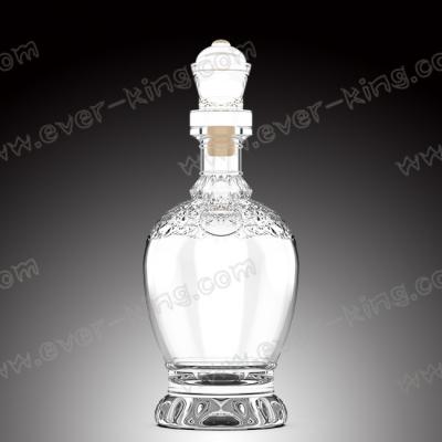 China Heavy Base Luxury 1500g 1 Liter Glass Liquor Bottles for sale