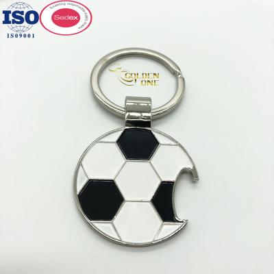 中国 Wholesale Hard Enamel Car Key Fob Basketball Ball Soccer Football Logo Keychains Metal Teams Football Keychain Bottle Opener 販売のため