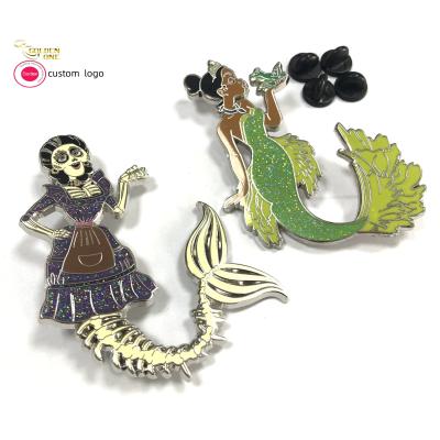 China Venta caliente dibujos animados sirena océano lindo animal de la solapa pin de forma personalizada insignia de metal esmalte broches glitter pin para el recuerdo en venta