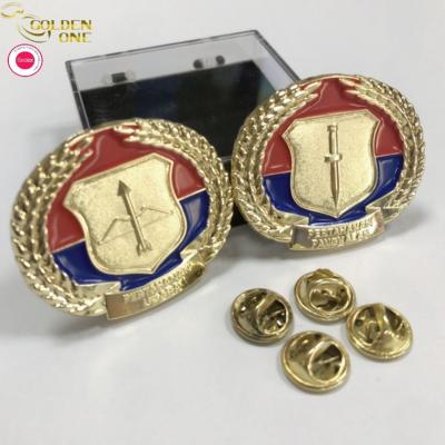 China USA Art Anime Custom Gold Lapel Pins Shiny Cute Soft Enamel Badge With Box for sale