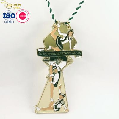 China Muestra gratuita Deporte Medalla personalizada Logotipo divertido personalizado Carnaval Navidad Medallas de maratón religioso católico en venta