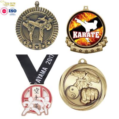 中国 Manufacturer Custom Shiny Gold Plated Soft Enamel Medallions Laser Logo Judo Metal Zinc Alloy Karate Medal For Honor 販売のため