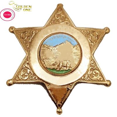 China Custom Soft Enamel Pin Badges , Plated Gold Electroplating Metal Star Badge For Gift for sale
