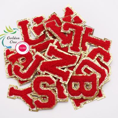 Cina Badge in tessuto ricamato Fornitore Logo di lettere personalizzate Ferro su giacche 3D Cappelli Ricamo per abiti in vendita