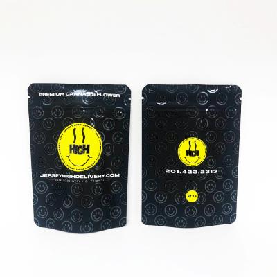 China Saco de embalagem de ervas daninhas à prova de odor personalizado com materiais laminados de impressão UV à venda