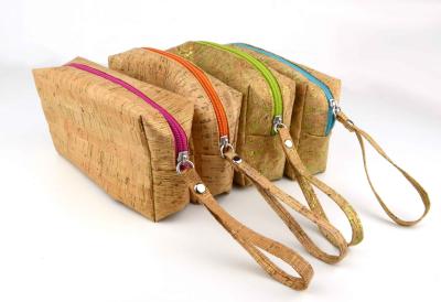 Chine Les taches d'or de BSCI filète l'ODM Wearproof de sac cosmétique de Cork Fabric Bags Make Up à vendre