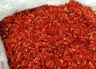 China Tianjin Dried Red Chilli Flakes 3mm Dried Crushed Chillies HACCP for sale
