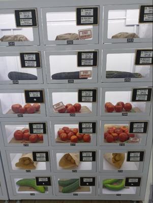 China Breads Fresh Food Vending Machine Large Capacity Lockers In France for sale