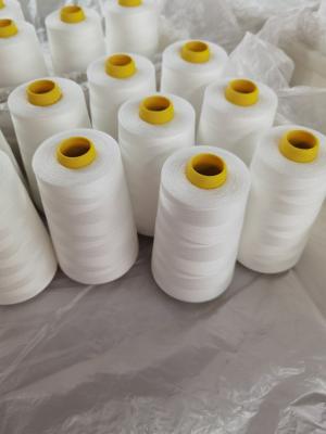 China färbte Polyester gesponnener Faden 50S/3 Farben für das industrielle Nähen zu verkaufen