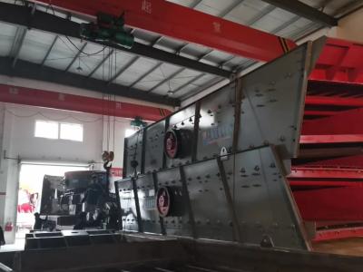 China 2 Double Deck Mobile Vibrating Screen Machine Circular Large Capacity for sale