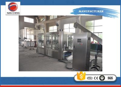 China Estabilidade alta carbonatada de aço inoxidável da capacidade da máquina de enchimento 500ml das bebidas 6000bph à venda