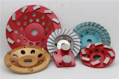 Chine 4 poussière abrasive concrète 10cm Turbo de Diamond Grinding Cup Wheel No 46 de trou de 1.9cm à vendre