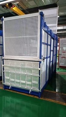 China Warm gegalvaniseerd 0-46m/min Rack And Pinion Construction Hoist Voor passagiers kleur aangepast Te koop