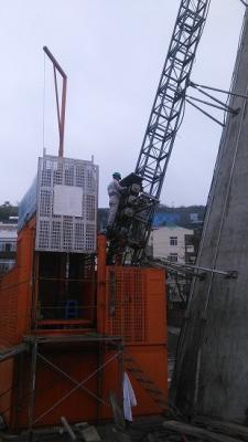 China 35m/min Building Site Hoist Q345B Steel Temporary Construction Elevators for sale