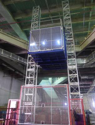 China Twin Mast Goods 30m/Min Building Site Hoist Lift In Warehouse for sale