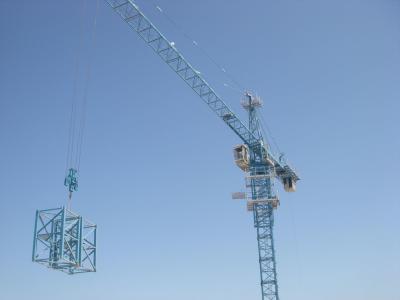 China Fixed Type 10ton Construction Site Crane , 45m/Min Luffing Tower Crane for sale