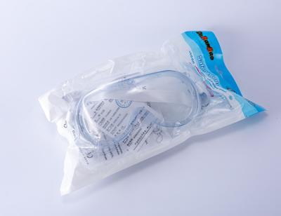 China Chapoteo anti ajustable protector del polvo de la niebla de las gafas de seguridad del PVC para el suministro médico en venta