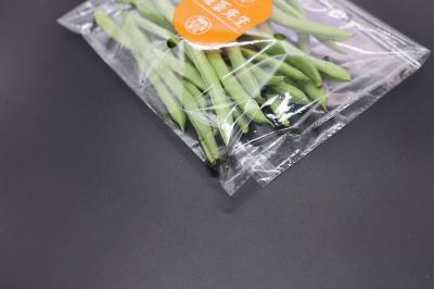 China Transparent Plastic Fruit Pouches BOPP Anti Fog Leafy Vegetables Packaging Bags for sale