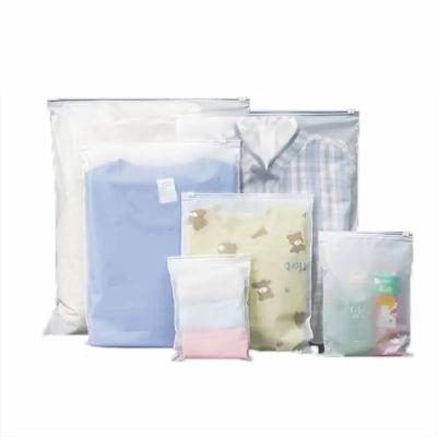 China Logo Custom Frosted Sealing Zip Lock Bag For Underwear T Shirt Clothes Packaging Te koop