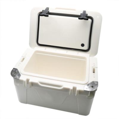 China One Piece Construction Rotational Molded Cooler Box 65L Long Using Life for sale