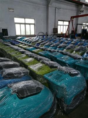 Chine Moulage par rotation fait sur commande d'anti alcali 300000-1000000 coups pour le réservoir d'eau douce de machine propre en plastique à vendre