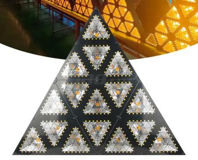 China 16*30W Retro LED Dreieckslicht für Hochzeitsfeier im Bankettsaal zu verkaufen