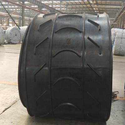 China Herringbone Pattern Black Conveyor Belting 300-800mm Width for sale