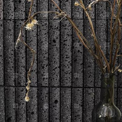 Chine Différents types de carreaux de mosaïque de calcaire à flûte en couleur noire courbe décoration de salle de bains carreaux d'éclairage arrière à vendre