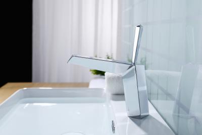 China Gebürsteter Badezimmer-Becken-Hähne Countertop-heißer und kalter Hahn-Mischer zu verkaufen