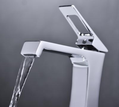 Китай Палуба патрона латунных Faucets таза Ванная комната тела керамическая установила продается