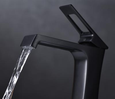 Китай смеситель водопада черноты Ванная комната выстукивает керамический установленный стол клапана продается