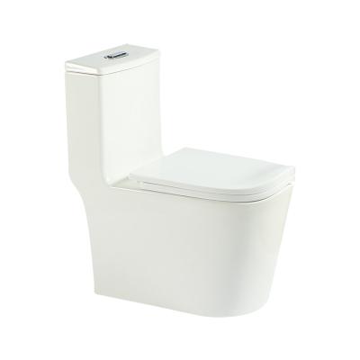 Cina Toilette di un pezzo di Jet Siphonic Flushing Compact Elongated del gabinetto della ciotola in vendita