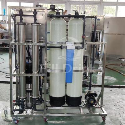 China Sistemas comerciais do tratamento da água da osmose reversa 2000L/H que abrigam o SUS 304 com auto válvula à venda