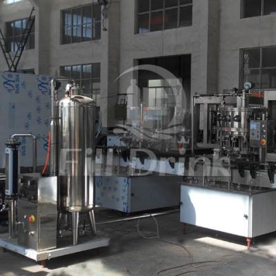 China O tipo rachado carbonatou a máquina de enchimento da máquina de enchimento SUS304 da bebida Monoblock à venda
