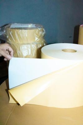 中国 熱溶性粘着剤 自粘性紙シート 普通の粘着性PVC粘着ロール 販売のため