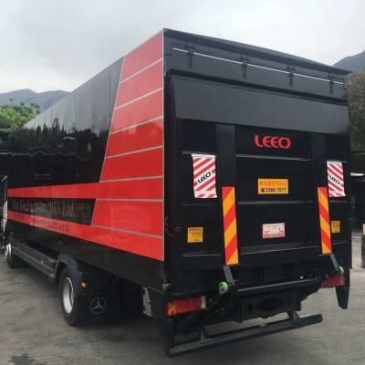 China Elevación hidráulica 700kg de la puerta posterior del camión 2KW que carga el pequeño camión con la compuerta en venta