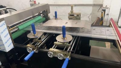 China Máquina de fabricação de bolsas de cadeado e fechadura com duplo desdobrador à venda