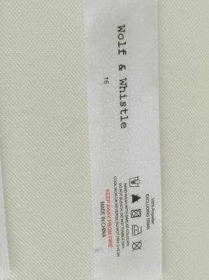 China Etiquetas de cuidado duráveis do vestuário da impressão com materiais de lavagem da fita dos símbolos à venda