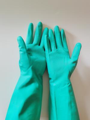 Китай Перчатка нитрила анти- утечки зеленая 13 дюйма перчаток нитрила растворяющих устойчивых продается