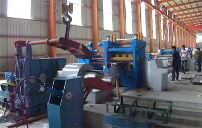 Cina La precisione ha tagliato alla linea lamiera della bobina di lunghezza di acciaio ha tagliato alle linee 0.3-3 x 1300 di lunghezza in vendita