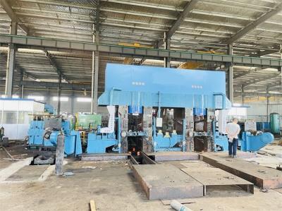 China 4 altas dos cabezas que invierten la máquina reversible del laminador en frío del tándem frío del molino en venta
